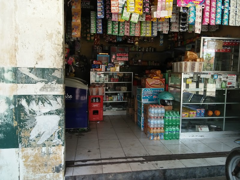 Tradisi Berbelanja Lokal: Mengapa Toko Pojok Purnomo Tetap Jadi Pilihan di Cilacap